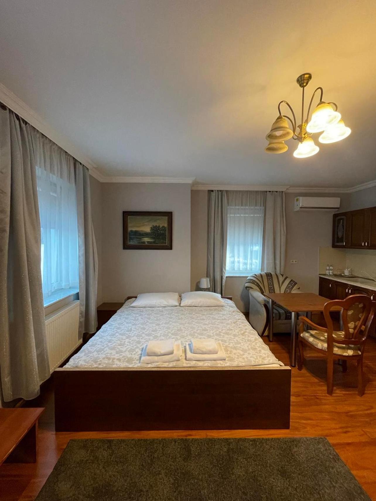 Hotel Arkadia Konskie Exterior photo